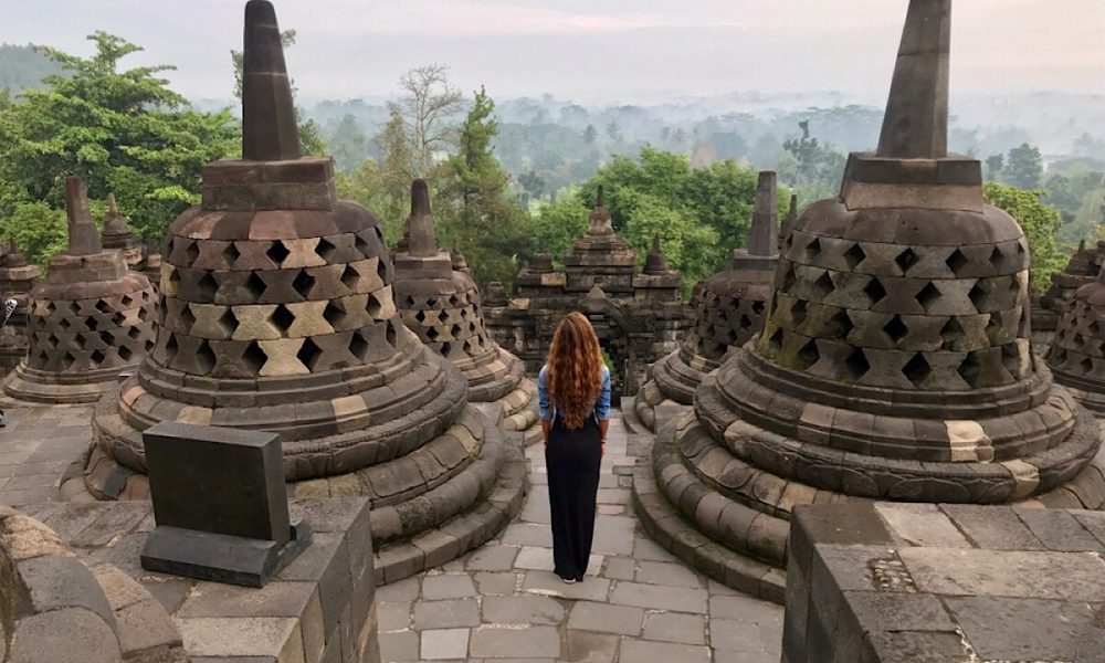 Le c l bre temple  de  Borobudur  histoire myst res 